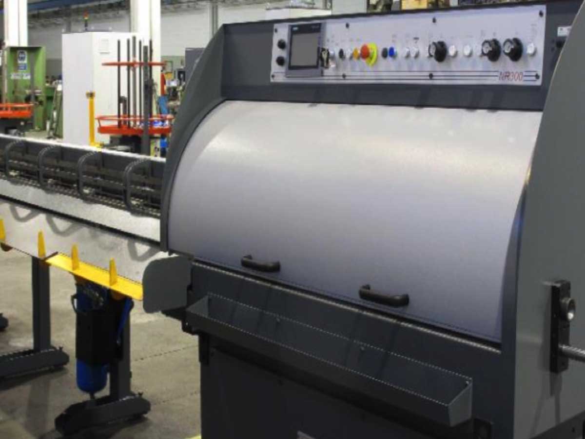 Straightening & Cutting Iron Machine